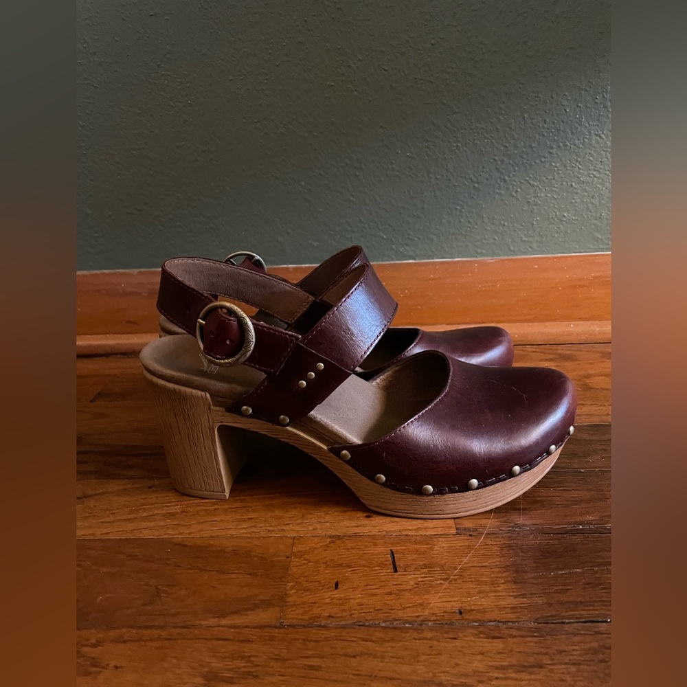 Dansko Women’s Dotty Heeled Sandal size 39